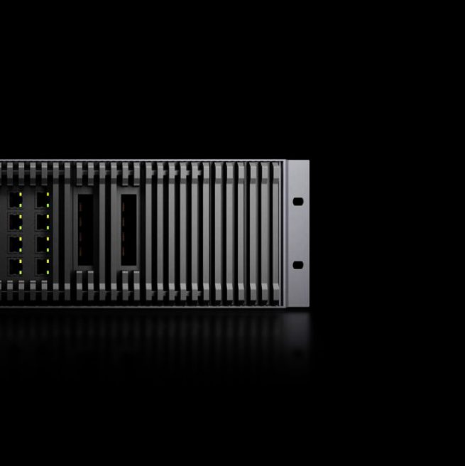 Minimalistyczne wzornictwo obudowy serwera telekomunikacyjnego Peakone dla Pirios projekt Grid Studio Projektowe