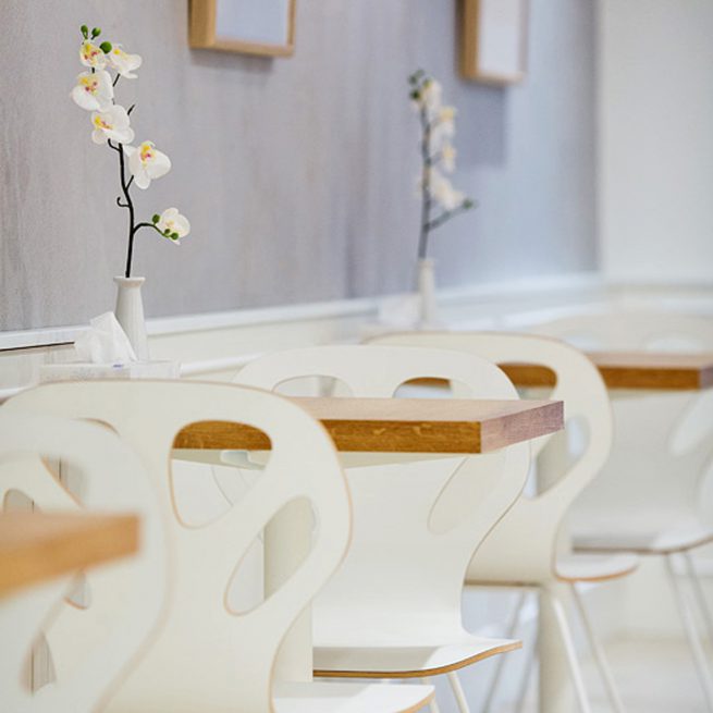 Projekt kawiarni - aranżacja strefy konsumpcyjnej