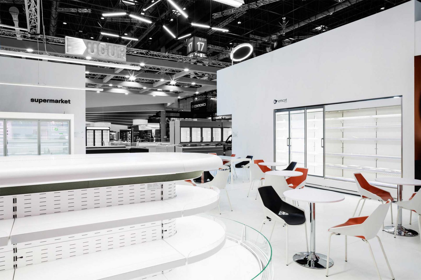 Projekt Stoiska Targowego - aranżacja supermarketu