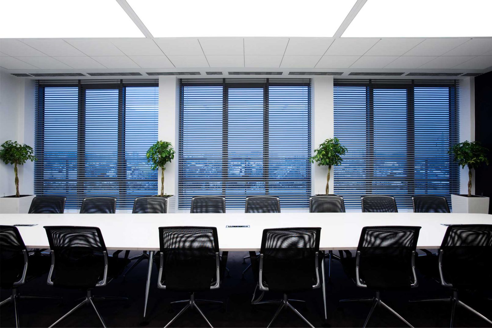 Projektowanie biur Kraków - aranżacja wnętrz sali spotkań firmy Eset