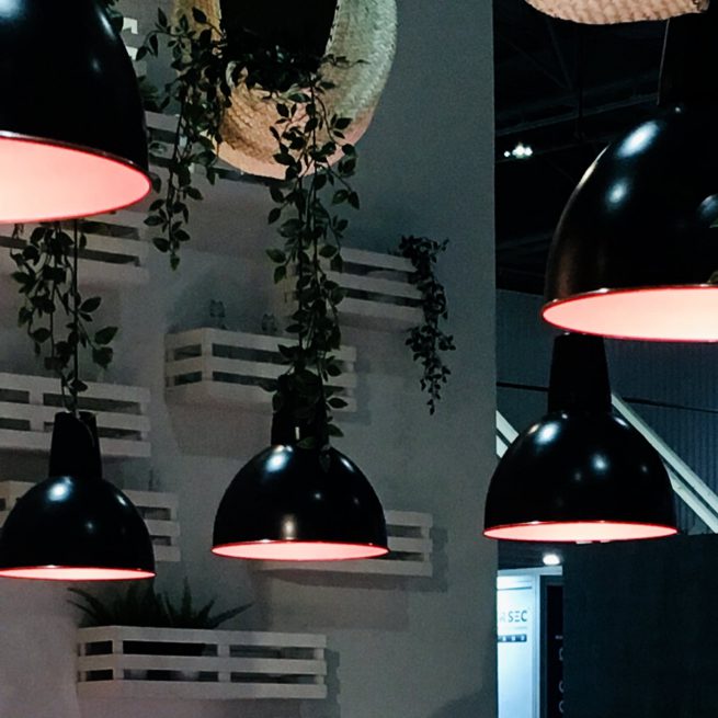 Projektowanie stoisk wystawienniczych - opracowanie projektu oświetlenia