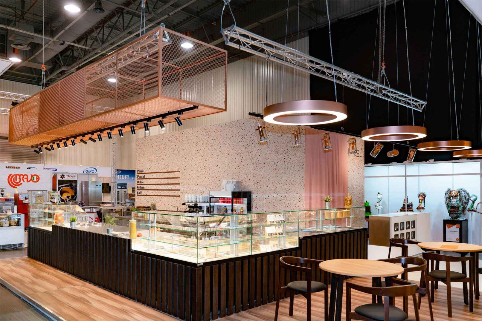 Projekty stoisk targowych - aranżacja stoiska bistro