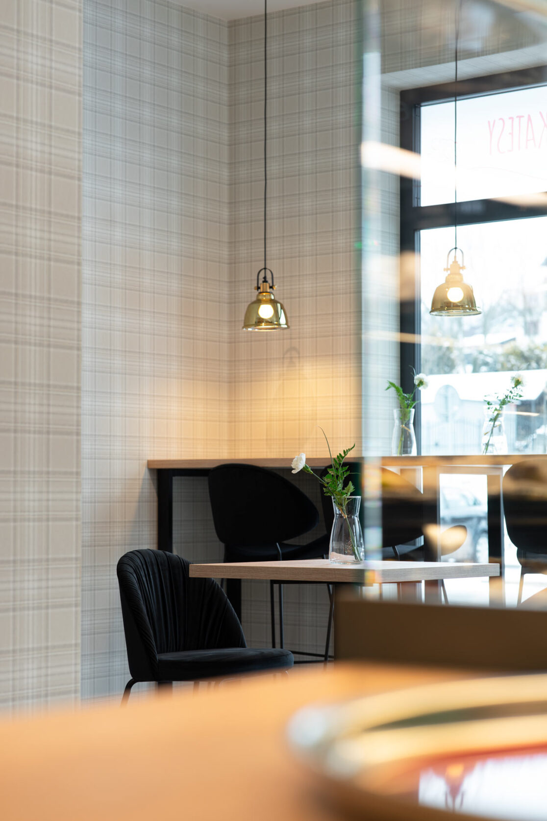 projekt lokalu przestrzeń konsupcyjna krzesła stoły