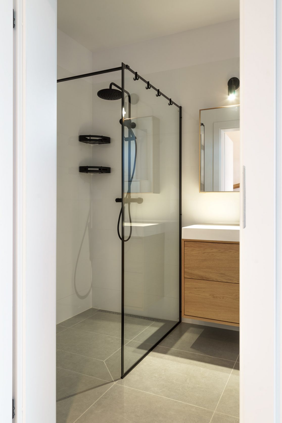 domki całoroczne, lazienka, prysznic, minimalizm