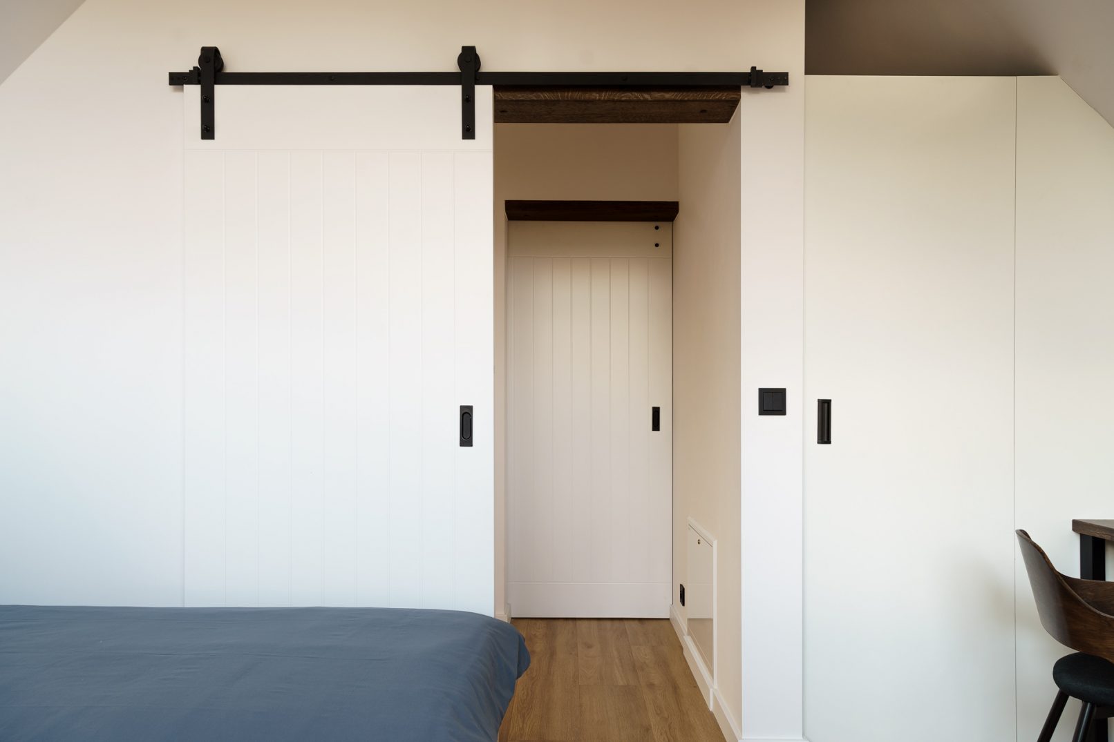 domki całoroczne, sypialnia, drzwi przesowne